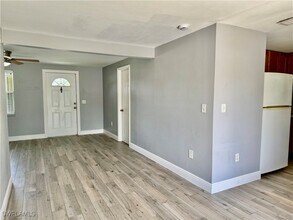 2169 Barry Dr in Ft. Myers, FL - Building Photo - Building Photo