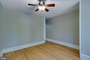 156 East St in Philadelphia, PA - Building Photo
