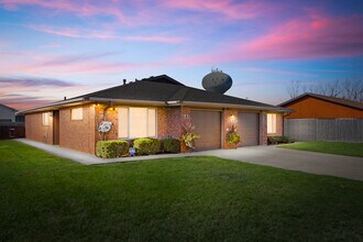Parkview Estates in Joliet, IL - Foto de edificio - Building Photo
