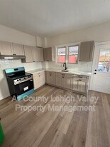 326 N Fountain St in Allentown, PA - Building Photo