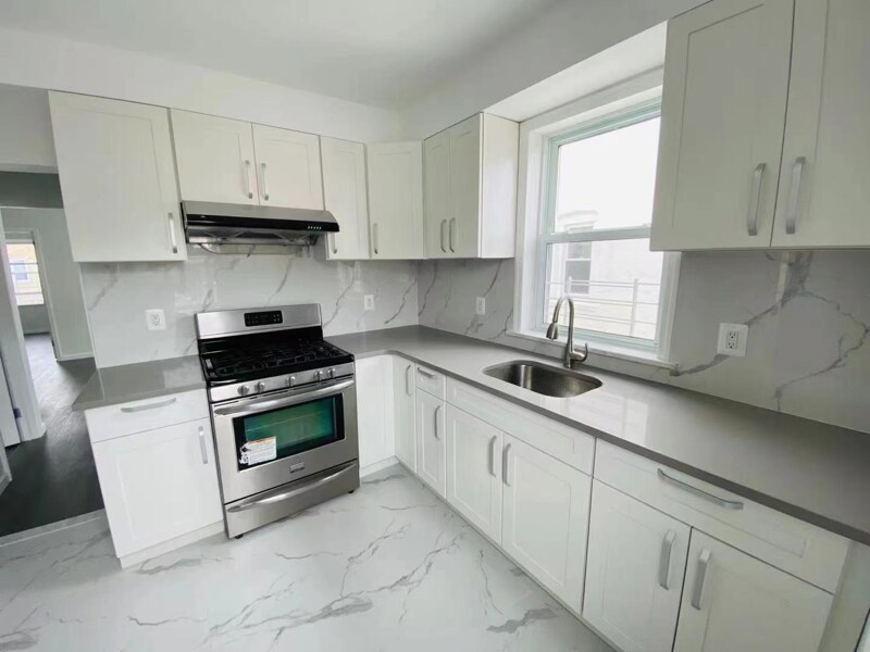1664 E 32nd St in Brooklyn, NY - Building Photo