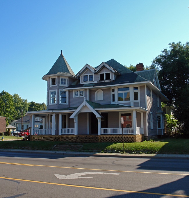 740 N Limestone St in Springfield, OH - Building Photo - Building Photo