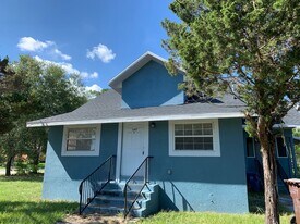 1302 Avenue K Ave in Haines City, FL - Building Photo