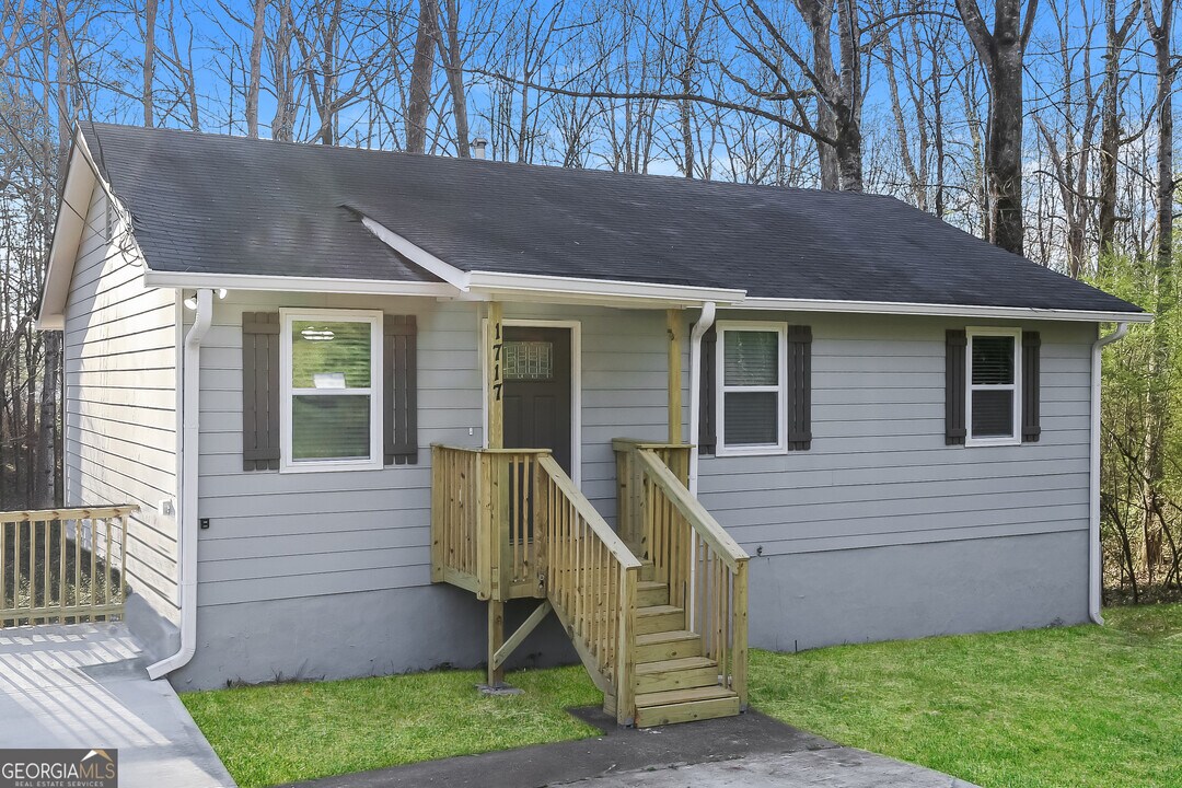 1717 Country Park Way in Lawrenceville, GA - Building Photo