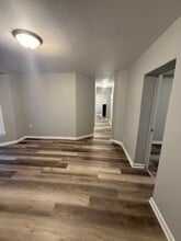 406 S Oak St in Iola, KS - Building Photo - Building Photo