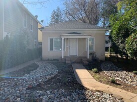 234 Oak St in Chico, CA - Building Photo