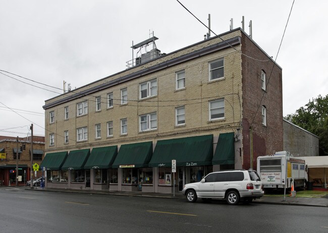 3401-3419 SE Belmont St in Portland, OR - Foto de edificio - Building Photo