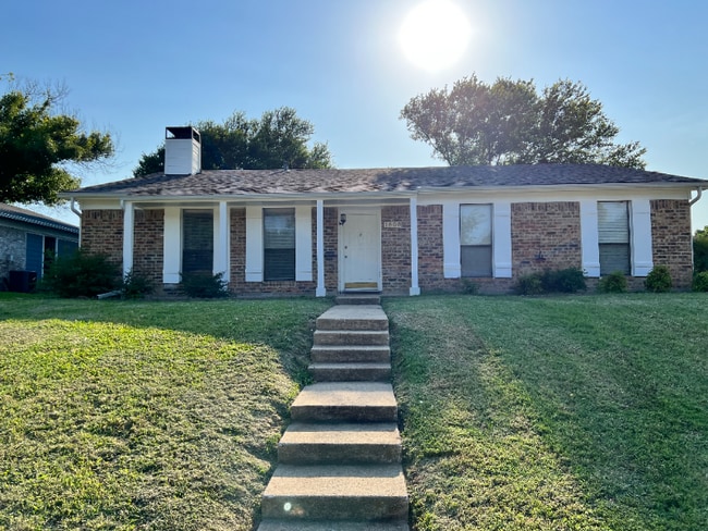 property at 1505 Larchmont Dr