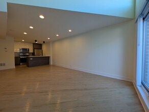 1014 W Grace St, Unit #944-G102 in Chicago, IL - Building Photo - Building Photo