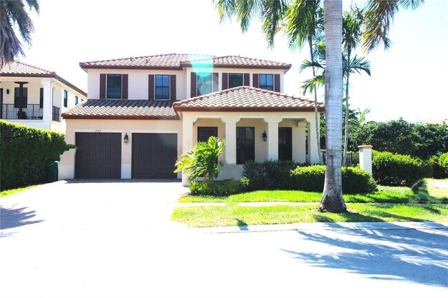 2702 NW 83rd Way in Pembroke Pines, FL - Foto de edificio - Building Photo