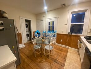 37 Hillside St, Unit 3 in Boston, MA - Foto de edificio - Building Photo