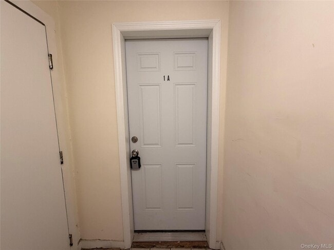 42 E Main St in Middletown, NY - Building Photo - Building Photo