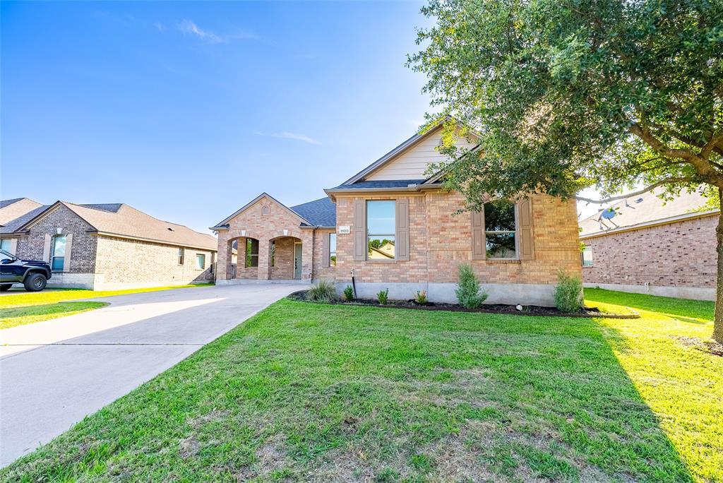 19212 Pencil Cactus Dr in Pflugerville, TX - Building Photo