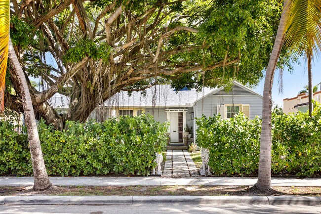 335 Monroe Dr in West Palm Beach, FL - Building Photo - Building Photo