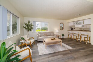 Fountain Circle Townhomes in Davis, CA - Building Photo