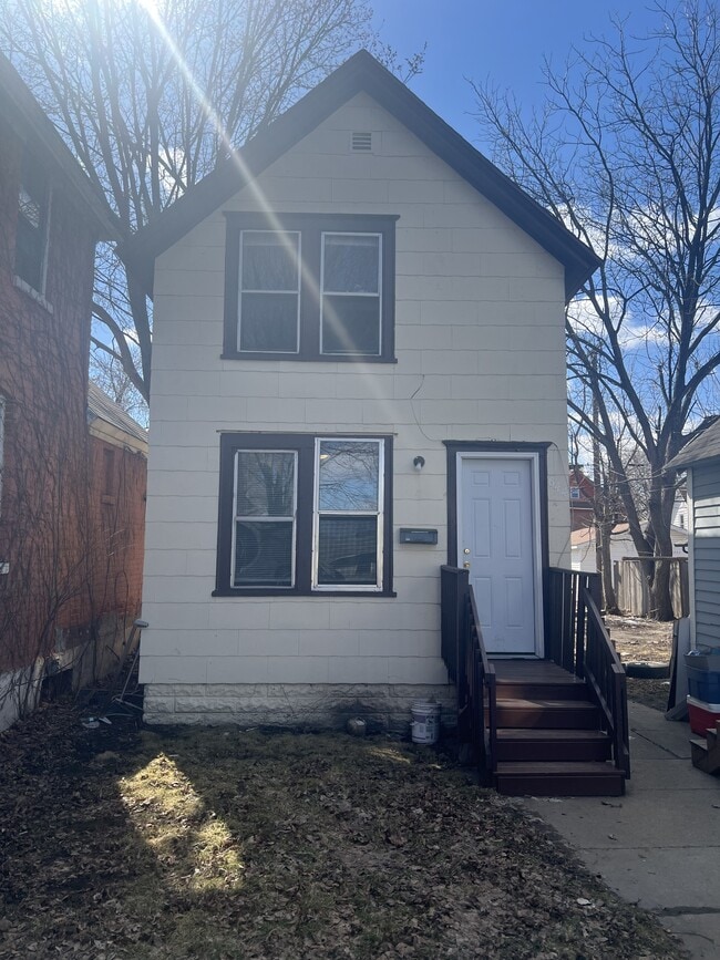 property at 644 Thomas Ave W