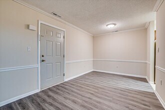 211 Ravens Crest Dr in Plainsboro, NJ - Building Photo - Building Photo