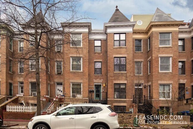 1725 Euclid St NW in Washington, DC - Building Photo - Building Photo
