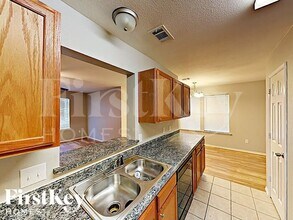 809 Tuskegee St in Grand Prairie, TX - Building Photo - Building Photo