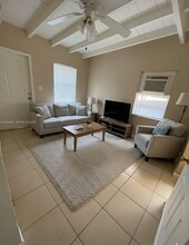 2349 NW 13th Ct in Fort Lauderdale, FL - Building Photo - Building Photo