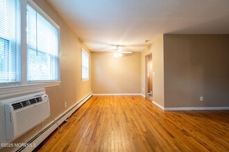 440 Cross Rd in Matawan, NJ - Building Photo - Building Photo