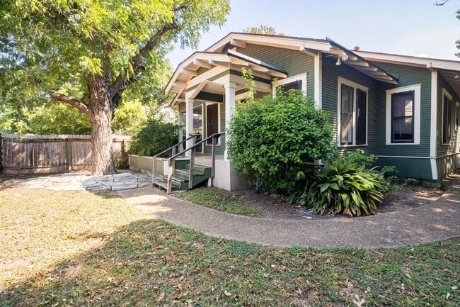 property at 807 E 45th St