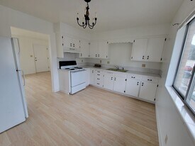 1646 Grandview Dr, Unit #2 in Idaho Falls, ID - Building Photo