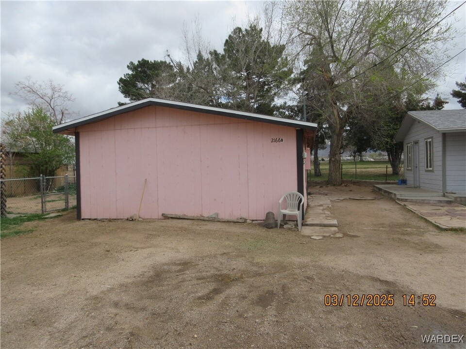 2166 Kingman Ave in Kingman, AZ - Building Photo