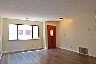 695 S Knickerbocker Dr in Sunnyvale, CA - Building Photo - Building Photo