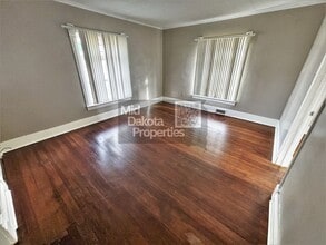 735 S Wisconsin St in Mitchell, SD - Building Photo - Building Photo