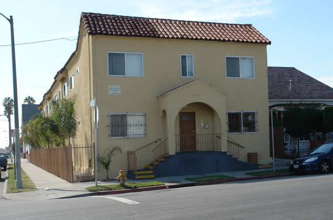 1386 E 20th St in Los Angeles, CA - Building Photo - Building Photo