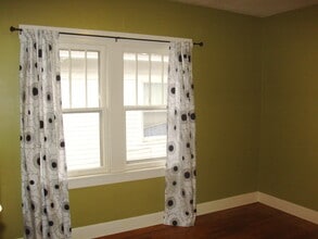 1114 SW Taylor St, Unit 2 in Topeka, KS - Building Photo - Building Photo