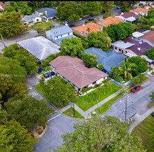2121 SW 13th Ave in Miami, FL - Foto de edificio - Building Photo