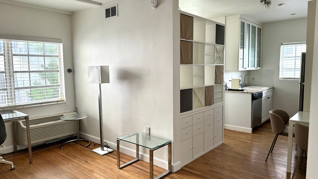439 15th St in Miami Beach, FL - Building Photo