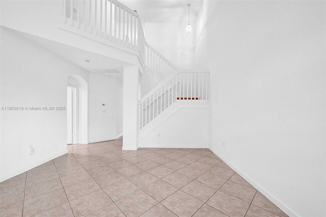 11348 NW 73rd Terrace in Doral, FL - Building Photo - Building Photo