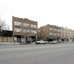 5741-5749 W Irving Park Rd in Chicago, IL - Building Photo - Building Photo