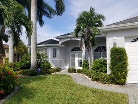 2851 SW 49th Terrace in Cape Coral, FL - Building Photo