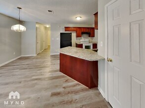 3806 Sungrove Cir E in Memphis, TN - Building Photo - Building Photo