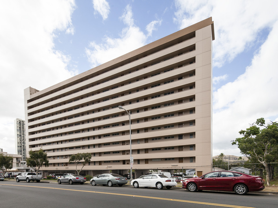 Lakeside Manor in Honolulu, HI - Building Photo