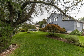 5 Lewis Pl in Lynbrook, NY - Building Photo - Building Photo