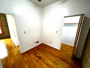 2008 S Pulaski Rd in Chicago, IL - Building Photo - Building Photo