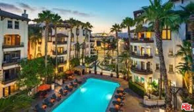 348 Hauser Blvd-Unit -4-405 in Los Angeles, CA - Building Photo - Building Photo