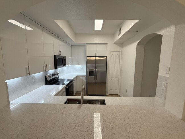 8964 W Flagler St, Unit 101 in Miami, FL - Building Photo - Building Photo