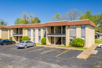 Greystone Apartments in Fort Smith, AR - Foto de edificio - Building Photo