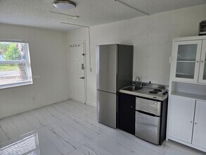 1300 NW 4th Ave in Fort Lauderdale, FL - Building Photo - Building Photo