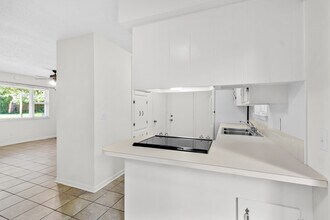 840 W Davis St in Fayetteville, AR - Foto de edificio - Building Photo