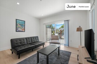 1321 N June St in Los Angeles, CA - Building Photo - Building Photo