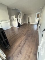 821 S Alden St in Philadelphia, PA - Building Photo