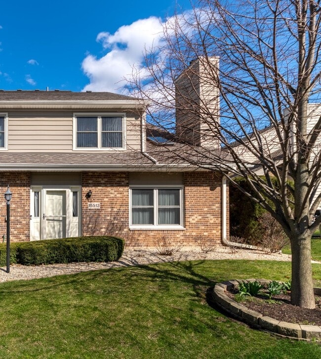 15513 Whitehall Ln in Orland Park, IL - Building Photo - Building Photo