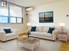 40 Homewood Ave in Toronto, ON - Building Photo